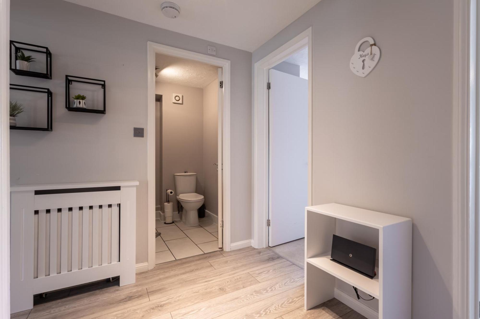 Modern 2 Bed Apartment Near Gatwick Crawley  Exterior foto