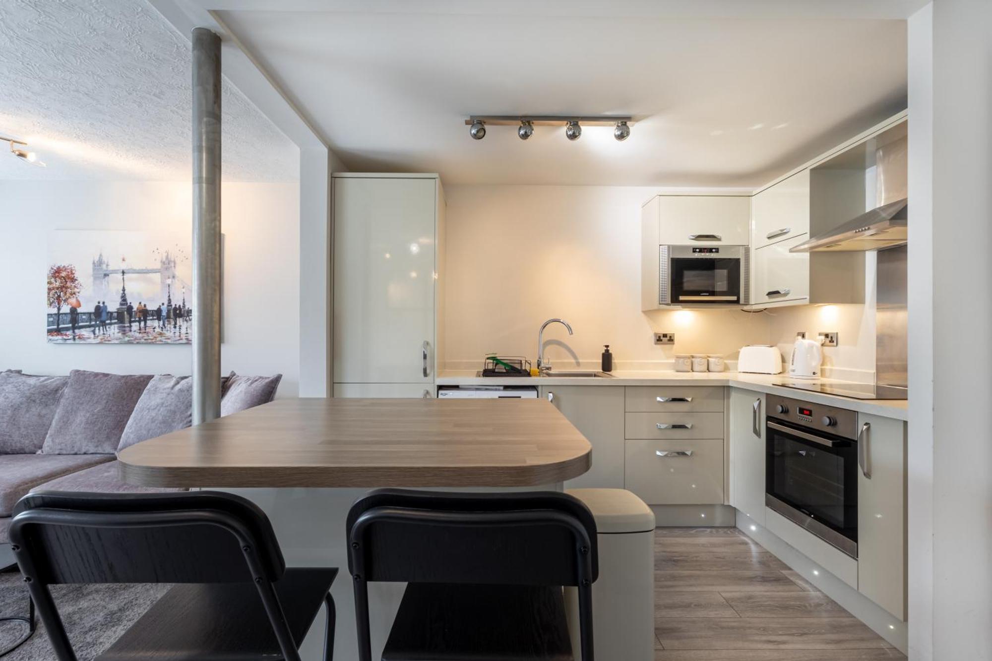 Modern 2 Bed Apartment Near Gatwick Crawley  Exterior foto